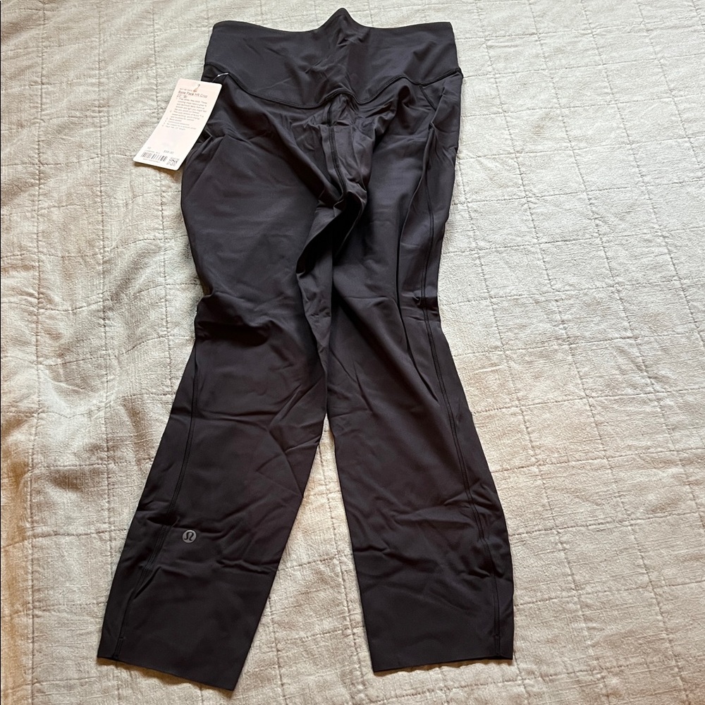 Lululemon base pace crop - Picture 3 of 3
